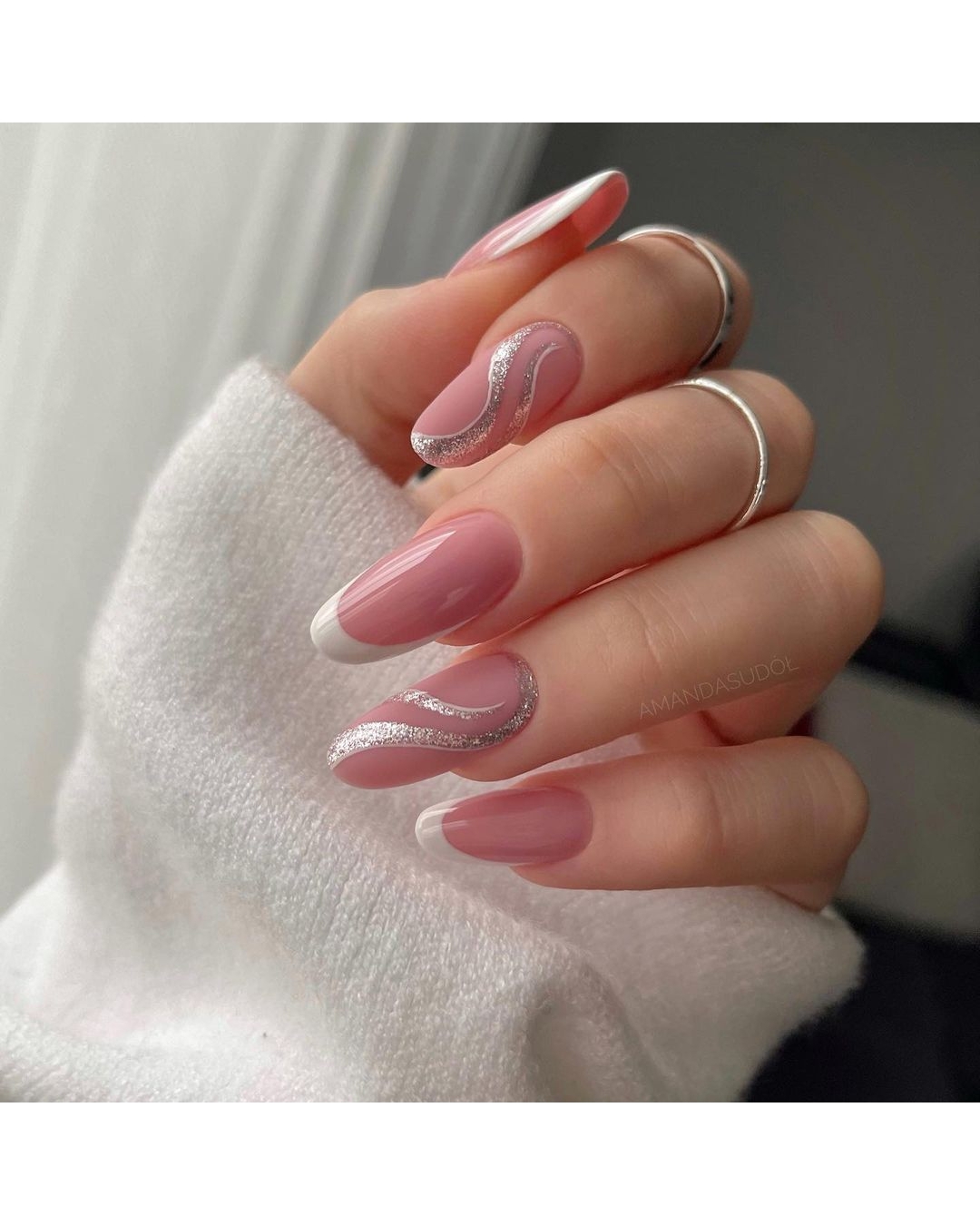 French classico su unghie lunghe - Instagram: @ideas_for_nailart