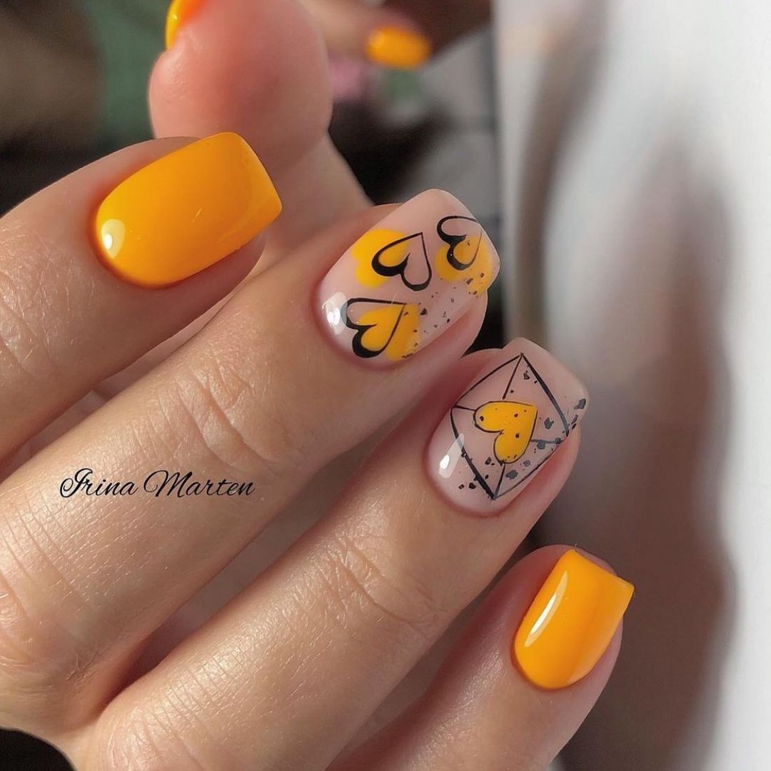 Semipermanente giallo - Instagram: @nails_irinamarten