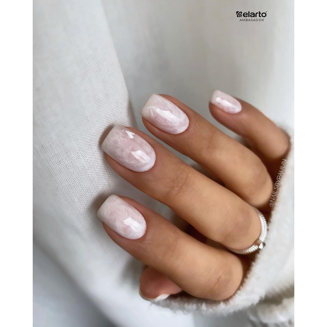 Unghie corte bianche - Instagram: @ideas_for_nailart