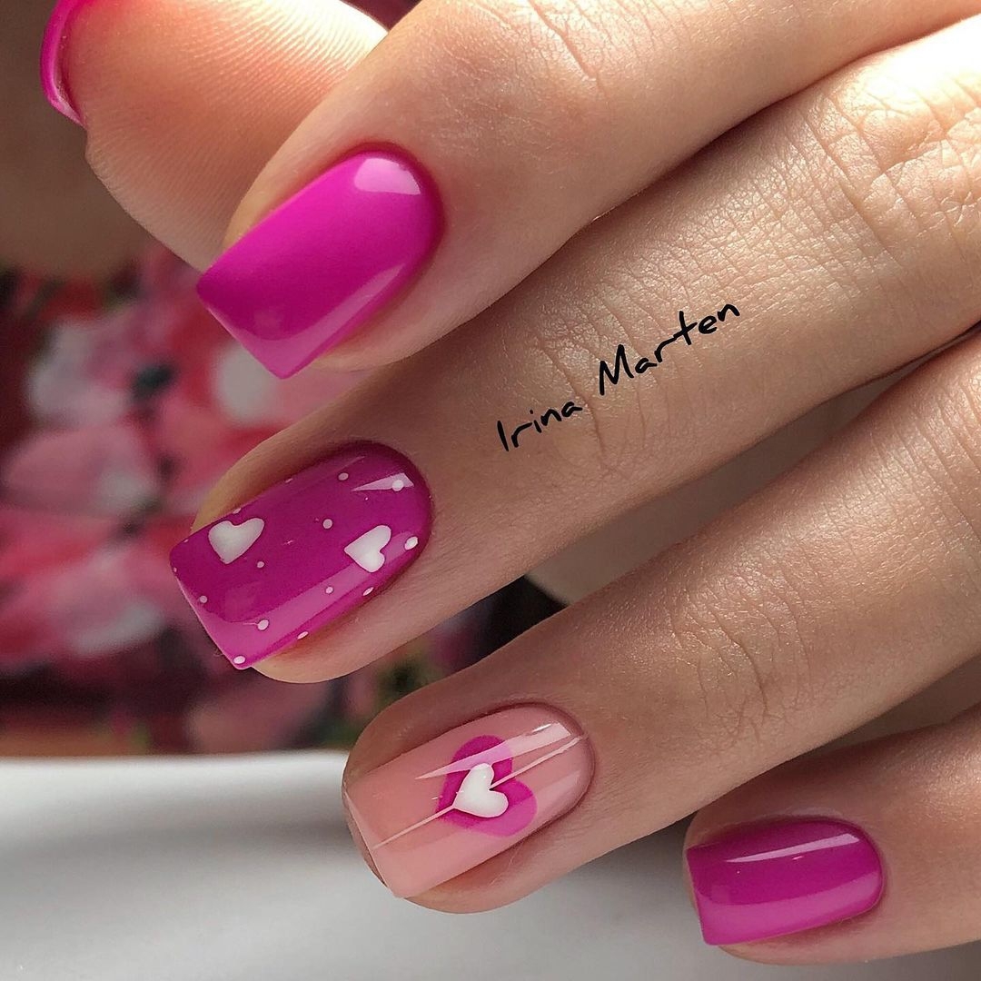 Unghie quadrate fucsia - Instagram: @nails_irinamarten