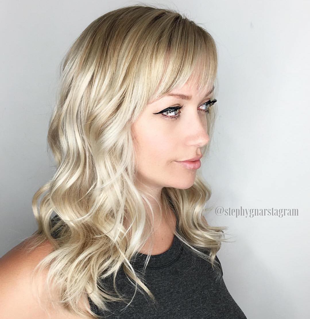 Balayage biondo con styling mosso - @stephygnarstagram