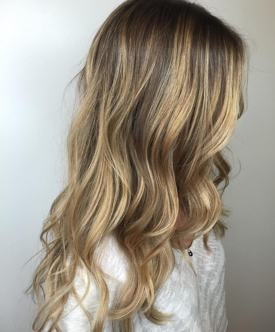 Balayage biondo delicato - @colorbyashley