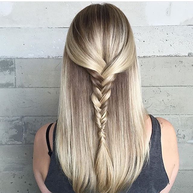 Balayage biondo e acconciatura - @alexisbutterflyloft