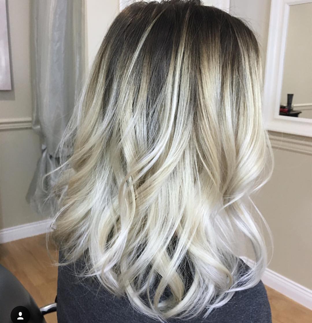 Balayage biondo freddo su base scura - @anja.milo