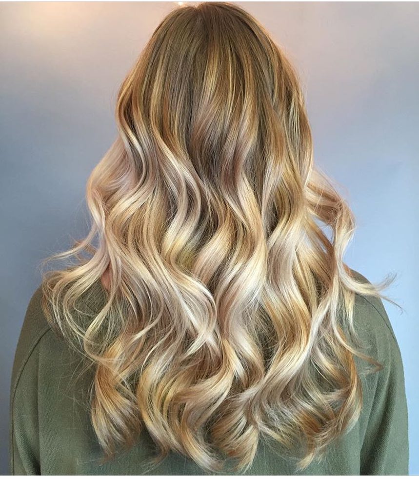 Balayage biondo visto da dietro - @melissamhair