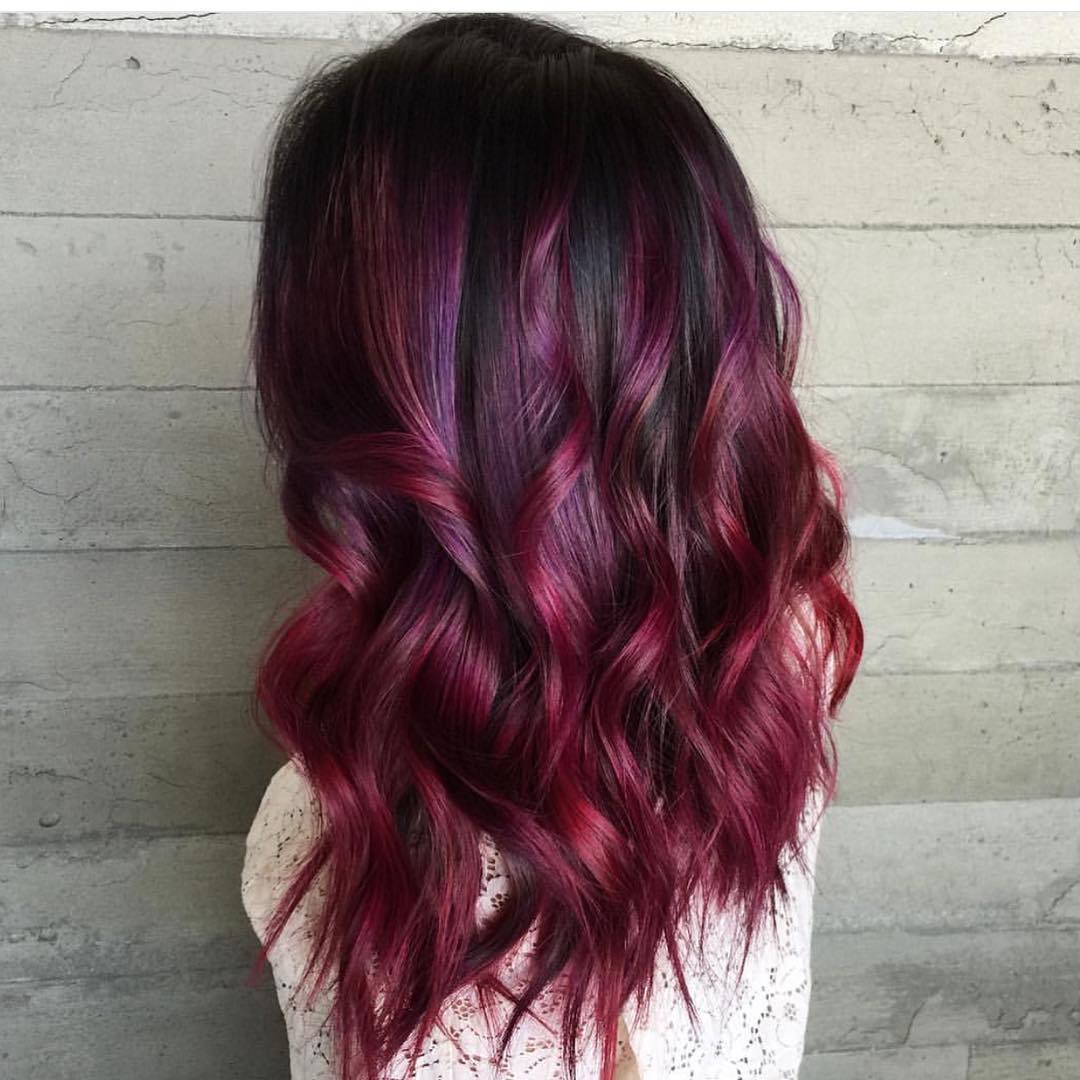 Balayage rosso mogano con ciocche viola - @masey.cheveux