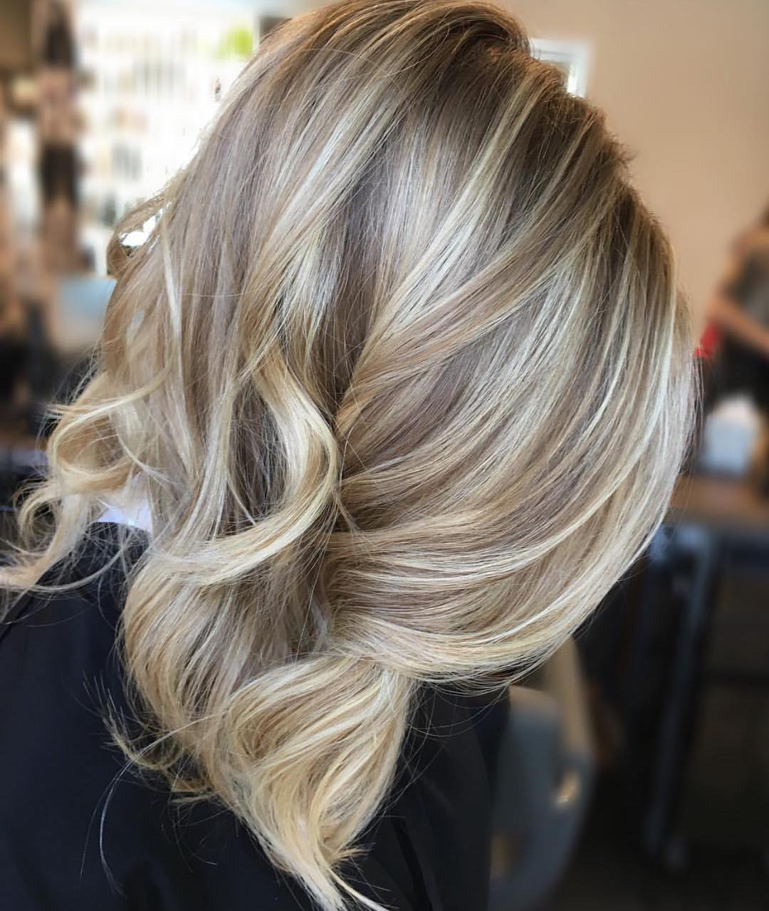 Balayage su taglio medio - @christinamakridishair