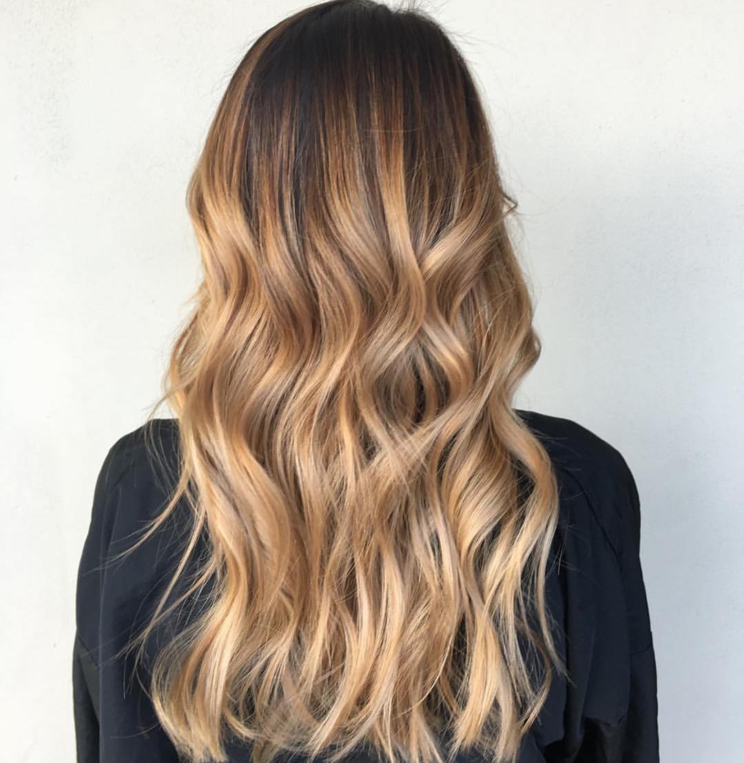 Capelli biondi sfumati - @sharchang