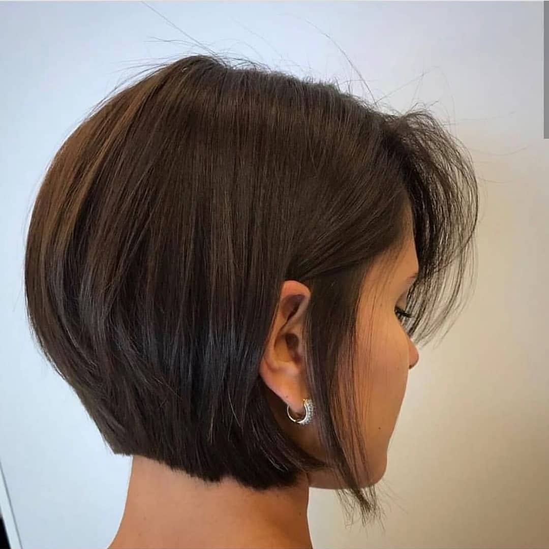Carrè corto visto di profilo - @short_hair_ideas