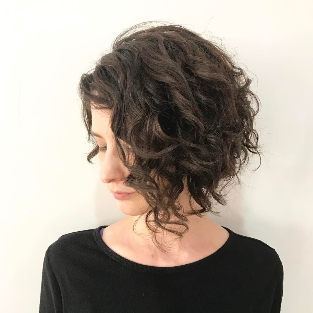 Caschetto corto mosso - @ellenkyhair 