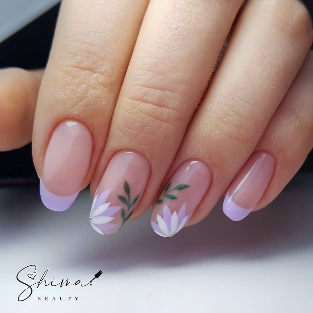 Nail art con fiori - @shima_beautyy