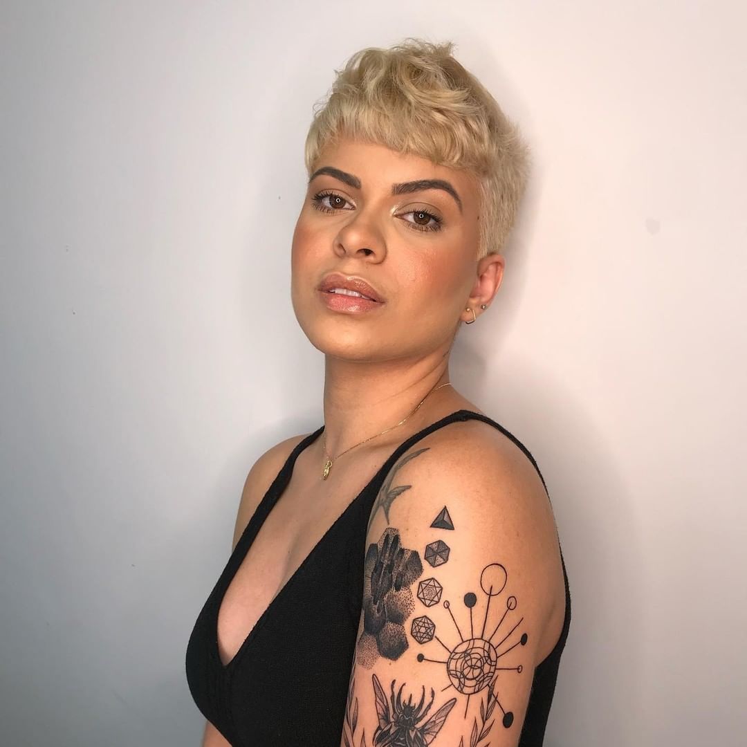 Pixie con ciuffo corto - @izabelceline