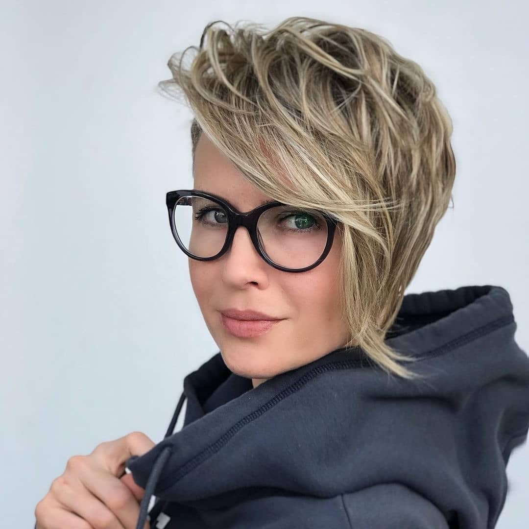 Pixie scalato biondo - @jeanclaudeelmoughayar