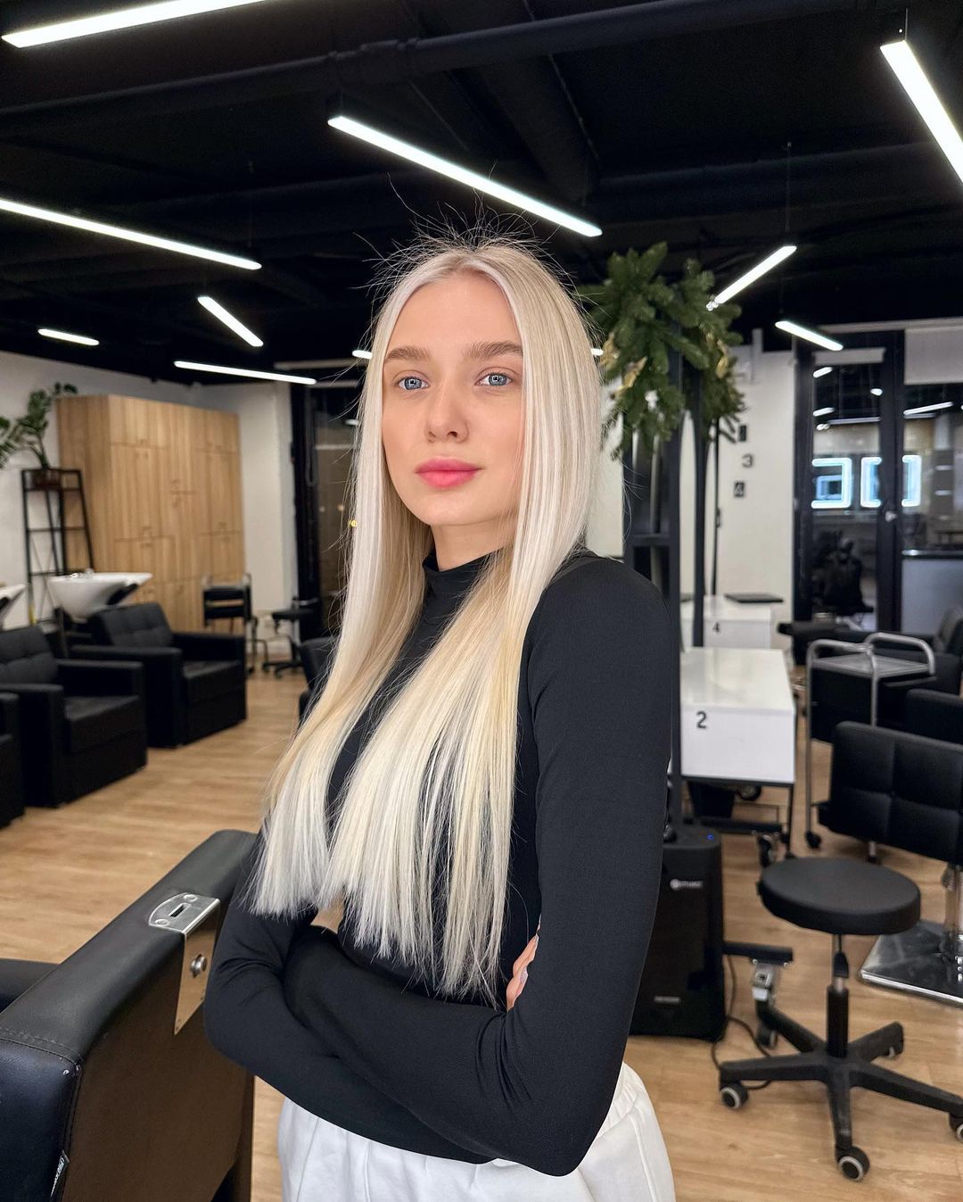 Schiariture biondo freddo - Instagram: @namig_haircolorist