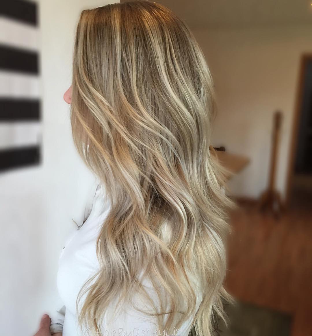 Sfumature oro su capelli lunghi - @hairbyashleylist