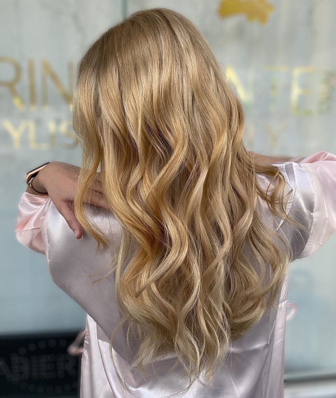 Shatush total blonde - Instagram: @melissa.stylist 
