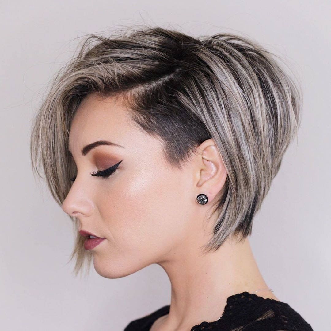 Taglio mullet visto di profilo - @chloenbrown