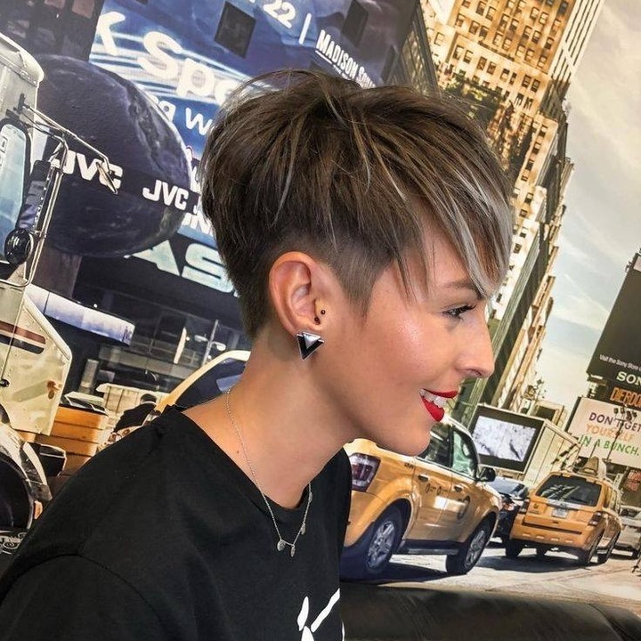 Taglio pixie di profilo - @queenofstores