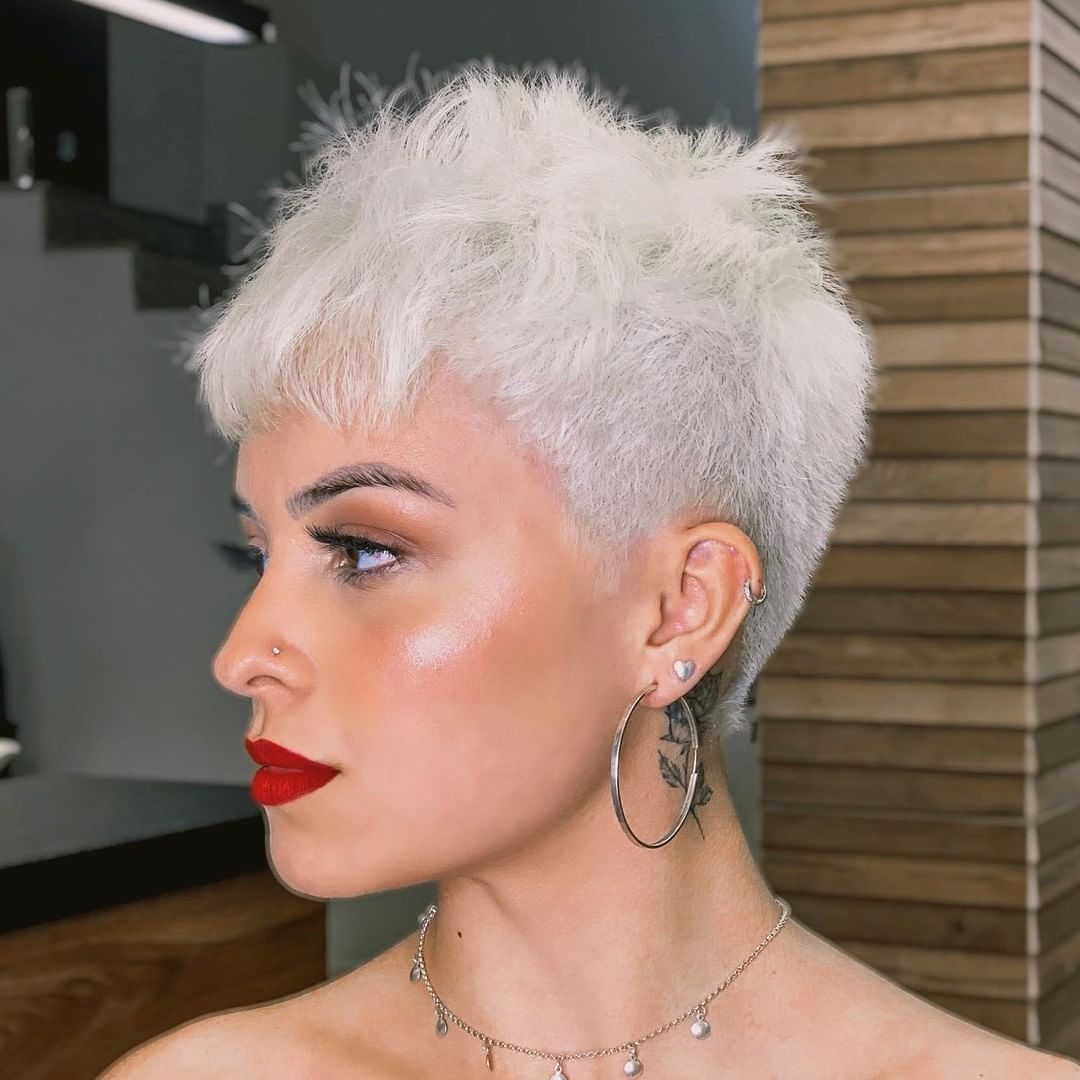 Taglio pixie di profilo - @djkarenmuri_
