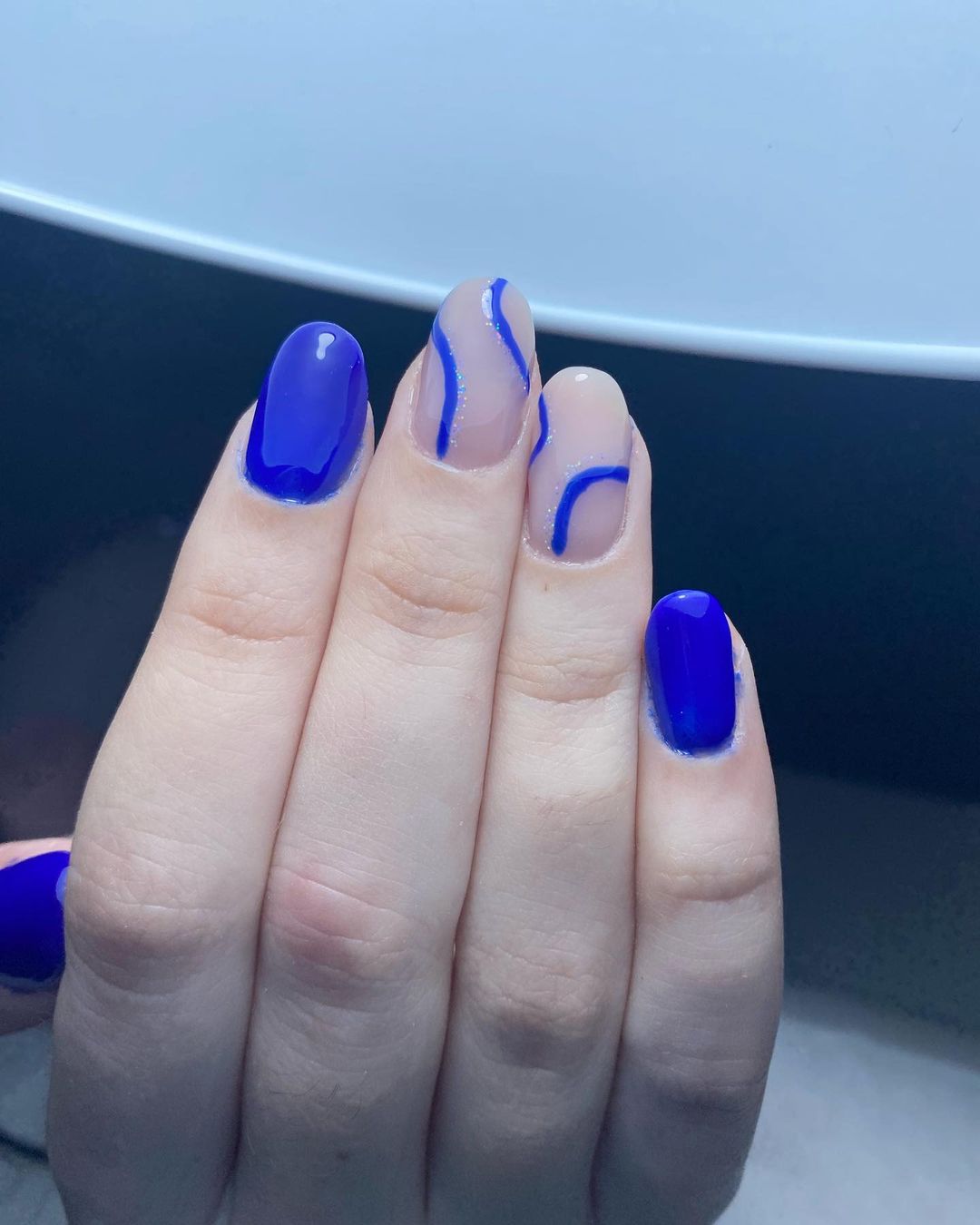 Unghie blu elettrico tonde - @giunails__