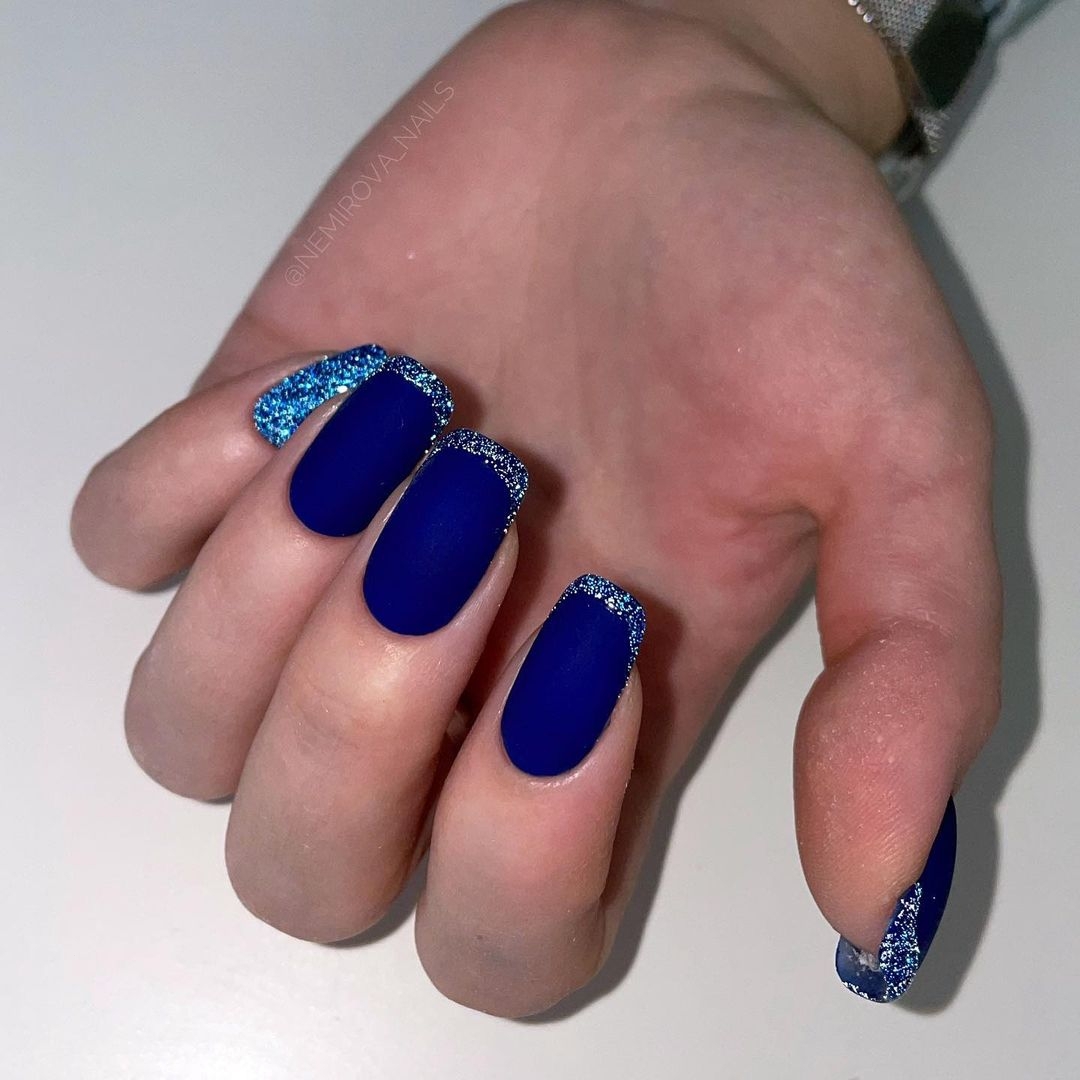 Unghie blu quadrate - @ideas_for_nailart