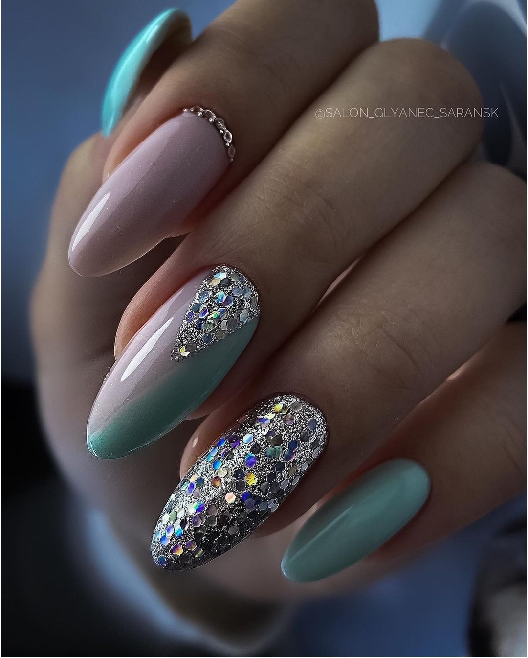 Unghie finte decorate - @salon_glyanec_saransk