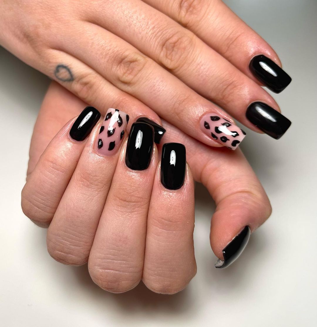 Unghie nere maculate - @margo_nails_pc
