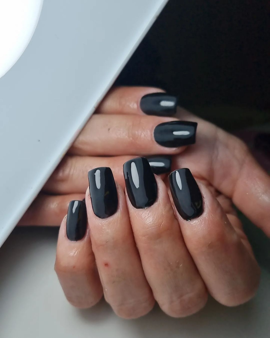 Unghie nere semplici - @glamour_grimaldinails