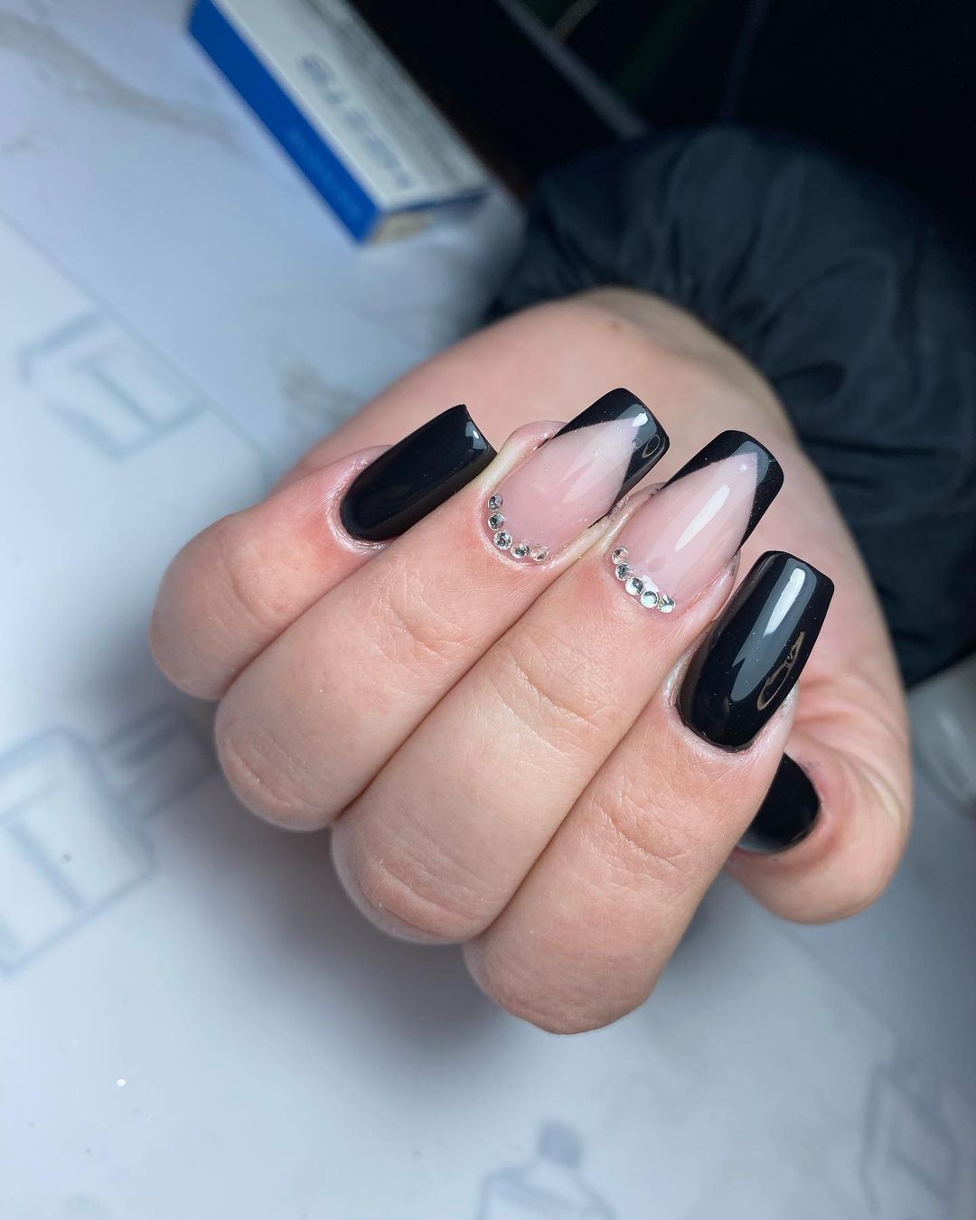 Unghie nero con french - @bea_nails_03