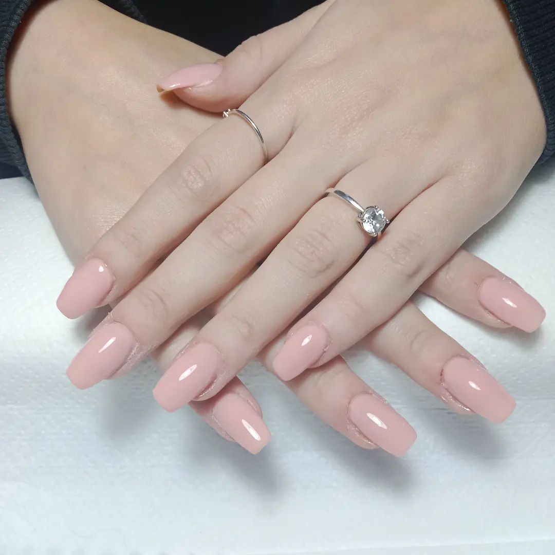 Unghie rosa nude - @manimania_laura