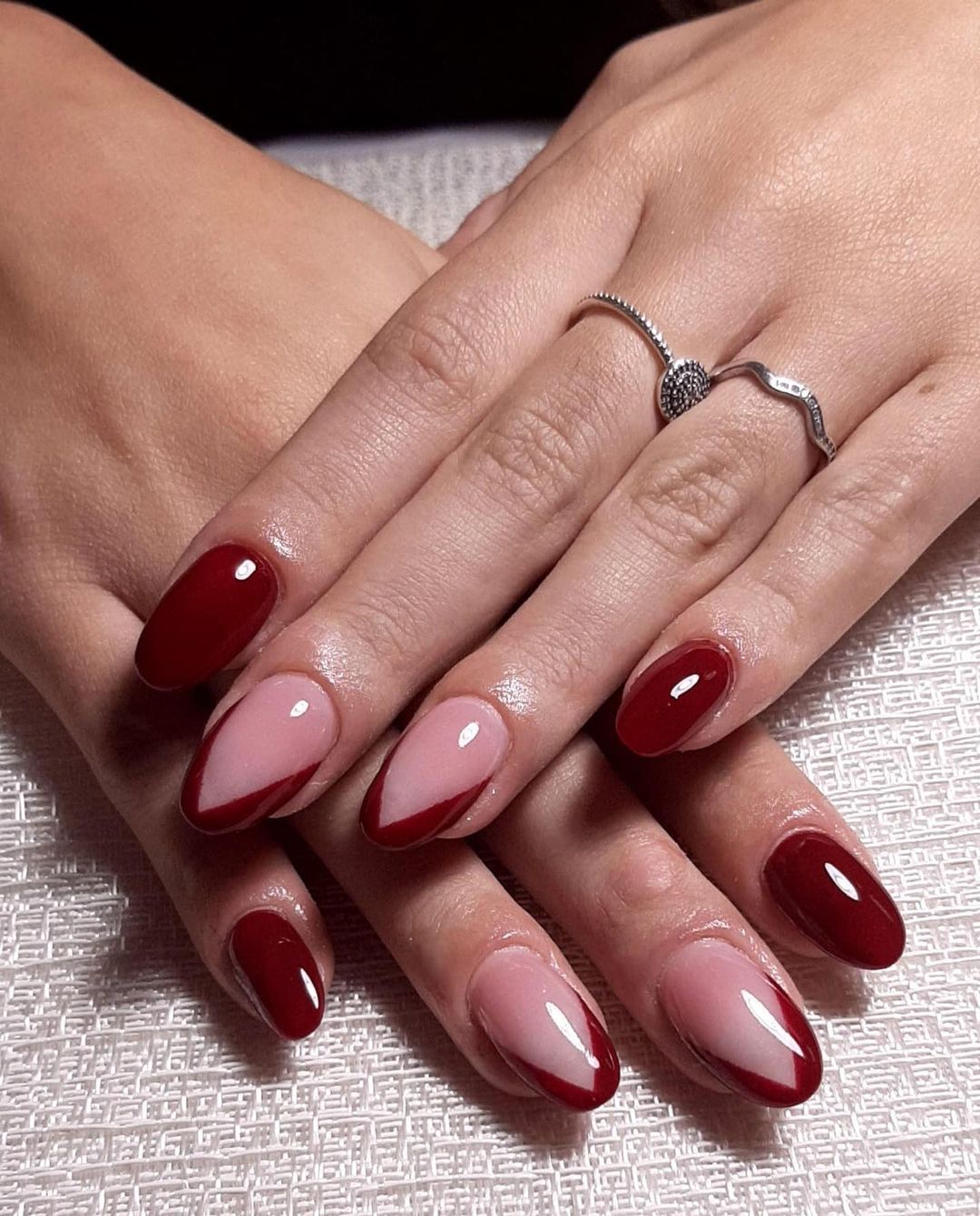 Unghie smalto bordeaux - @annaa.nailss_