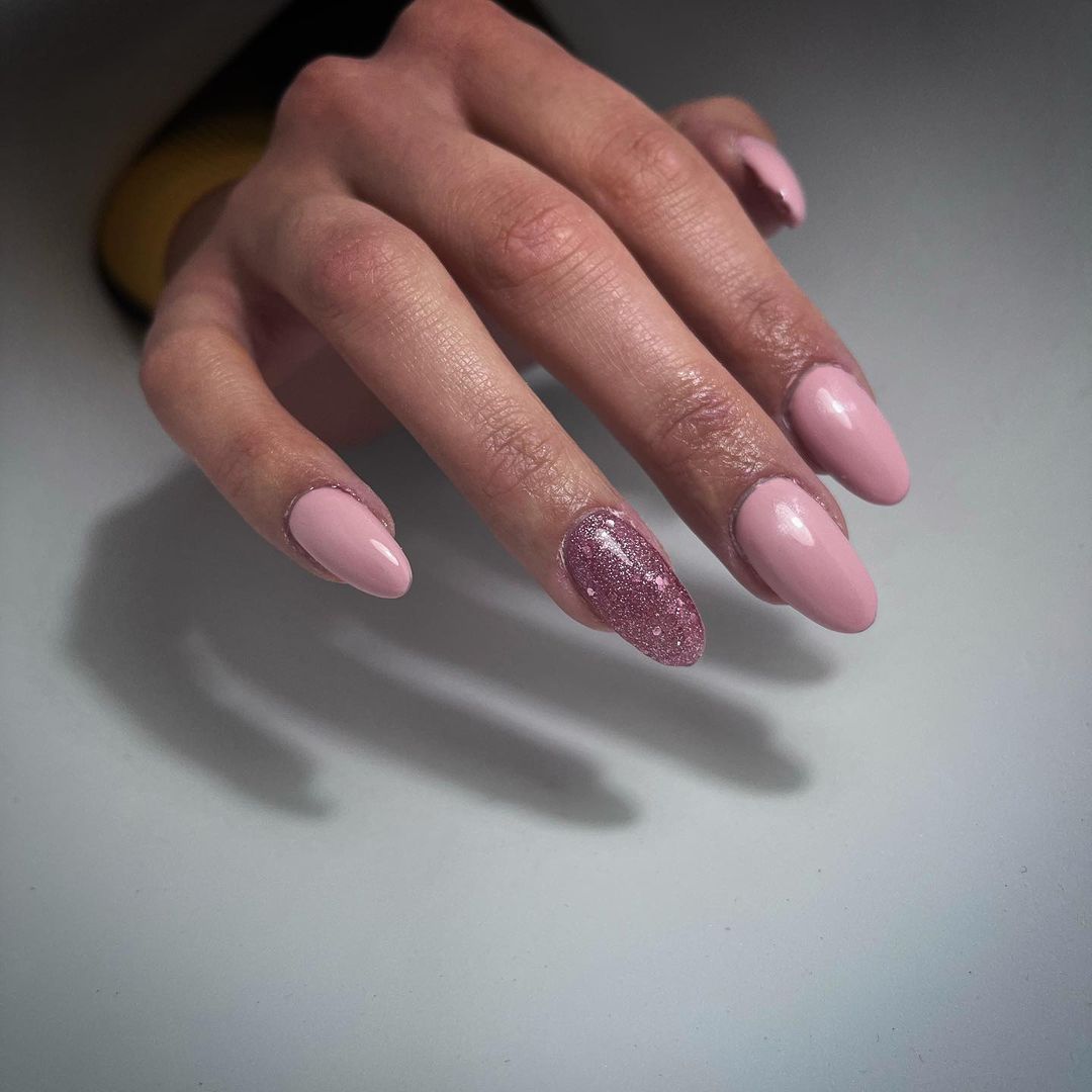 Unghie tonde rosa pastello - @vany_beautyroom