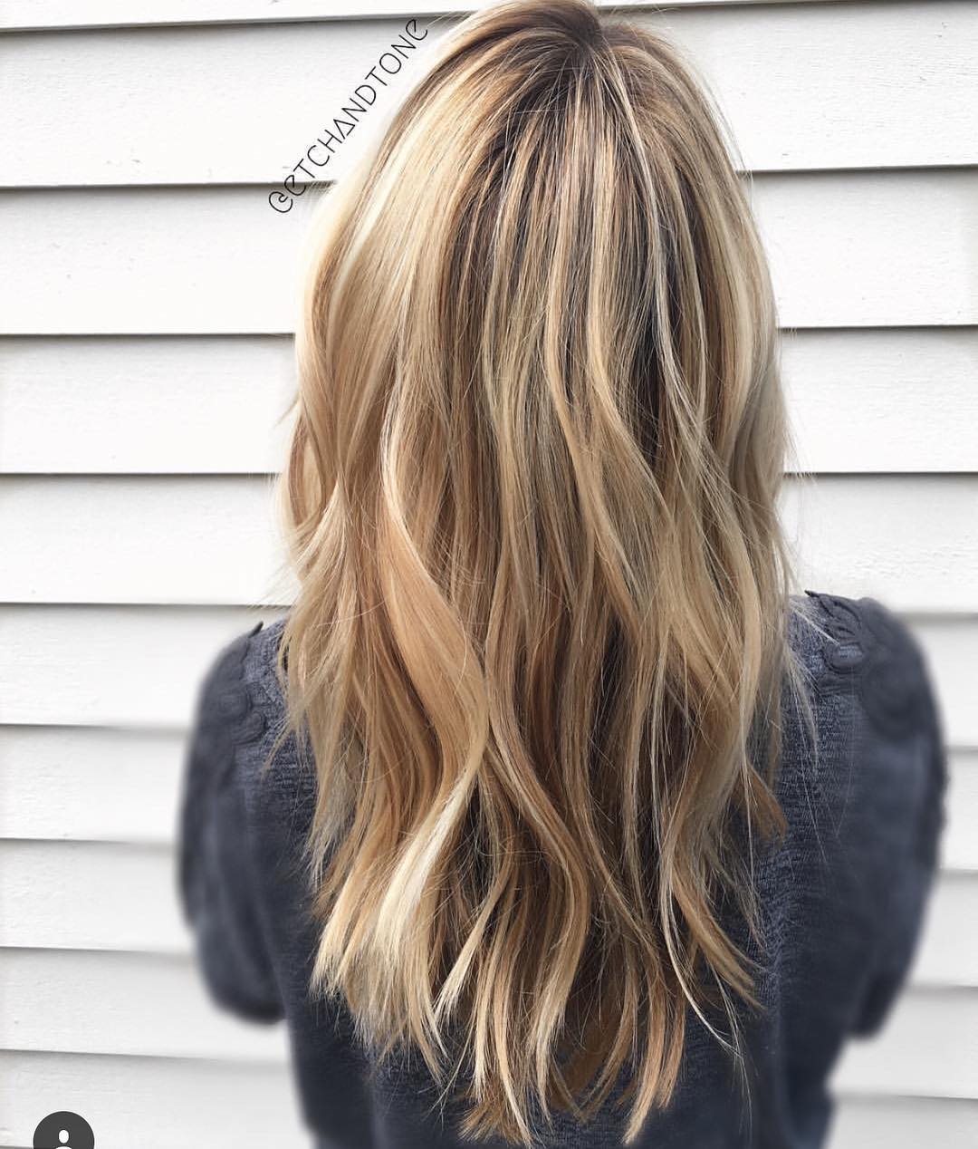 Balayage biondo su capelli medi - @etchandtone