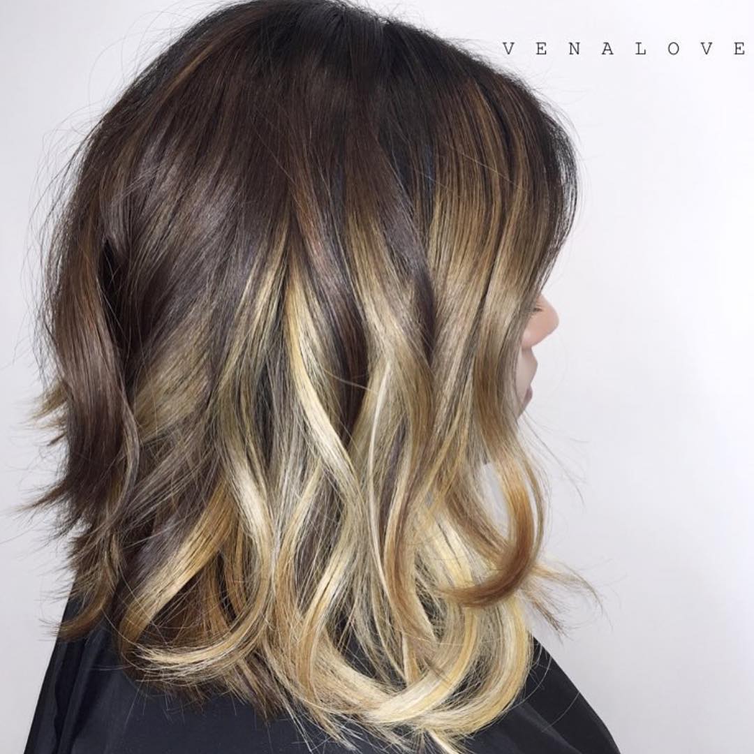 Balayage chiaro su taglio medio - @venalove