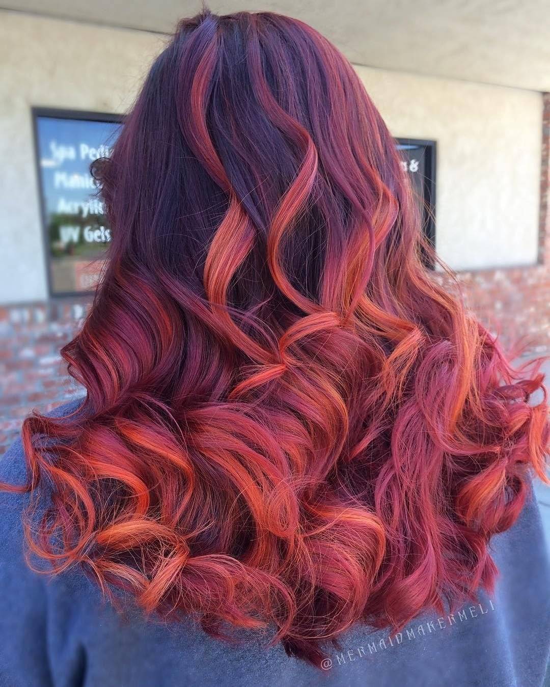 Capelli con sfumature rosse - @mermaidmakermeli 