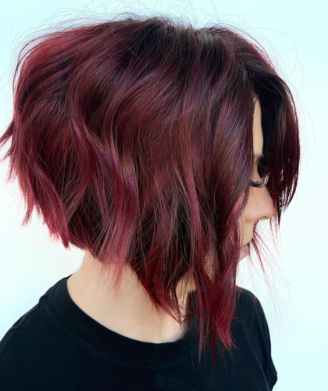 Caschetto mosso di colore rosso - @shmoakin_hair