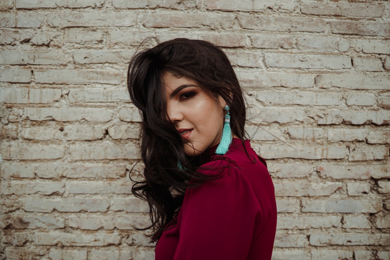 Orecchini pendenti - Foto di Kelvin Valerio/ Pexels.com