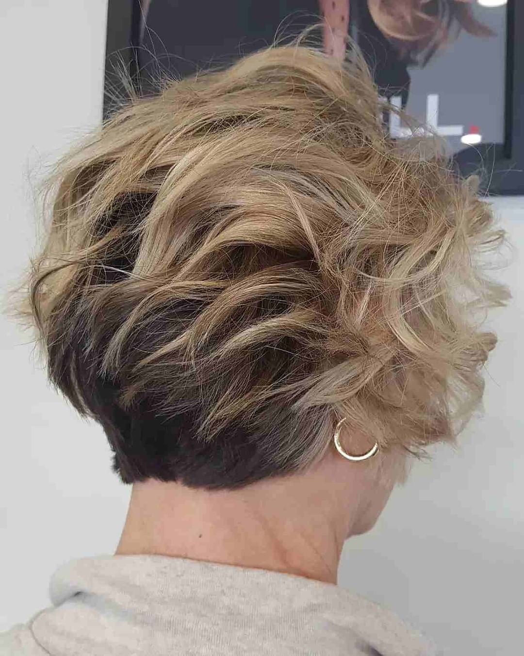 Taglio over 60 visto da dietro - @hairstyle_shilpa