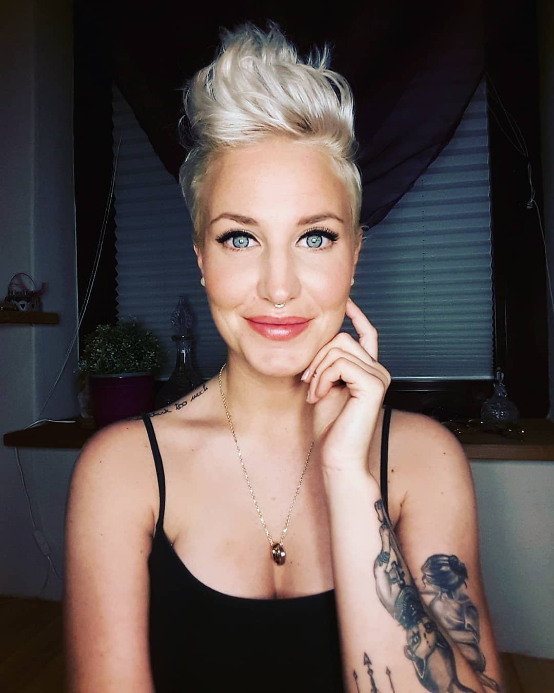 Taglio pixie con cresta - @filiz_alica_weiss