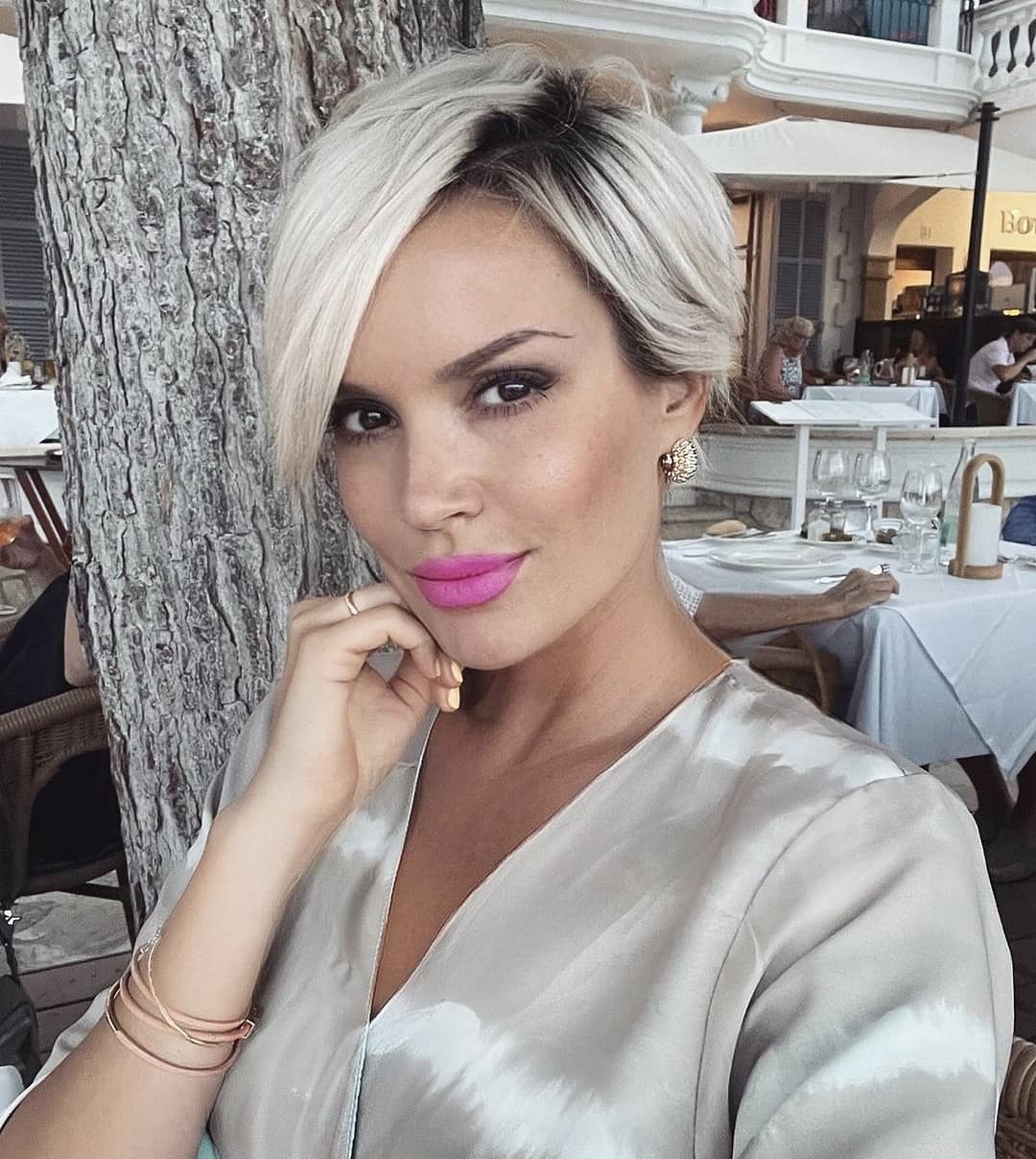 Taglio pixie liscio - @mademoiselle_pixie