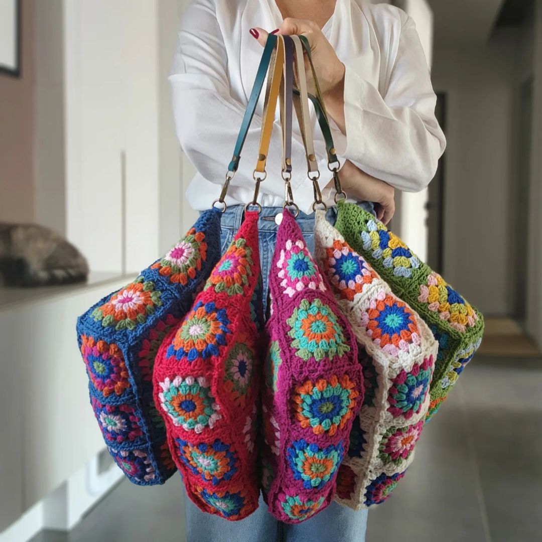 Borse decorate - Instagram @knittrolley