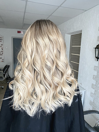 Capelli biondo freddo - Foto: @adobestock.com