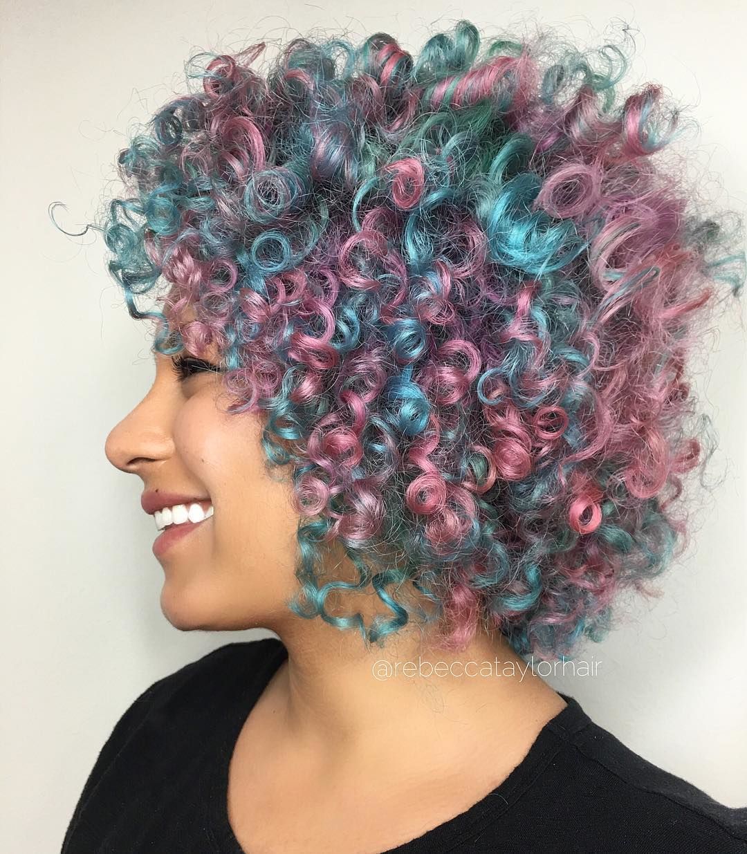 Capelli ricci colorati - @rebeccataylorhair