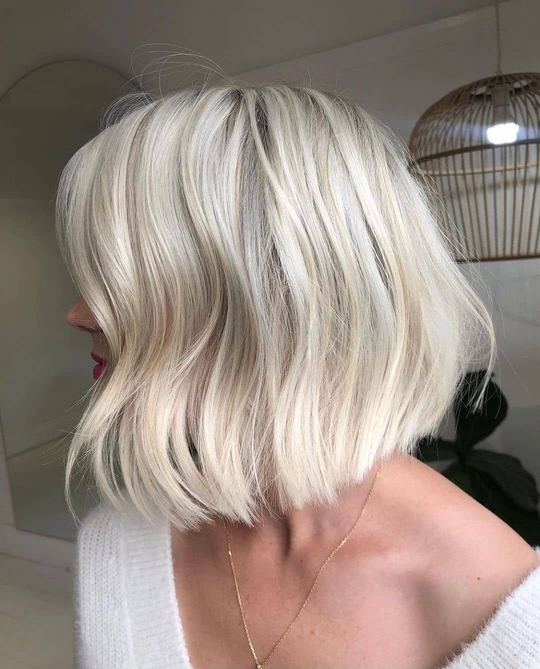 Caschetto bianco - Instagram: @modernsalon