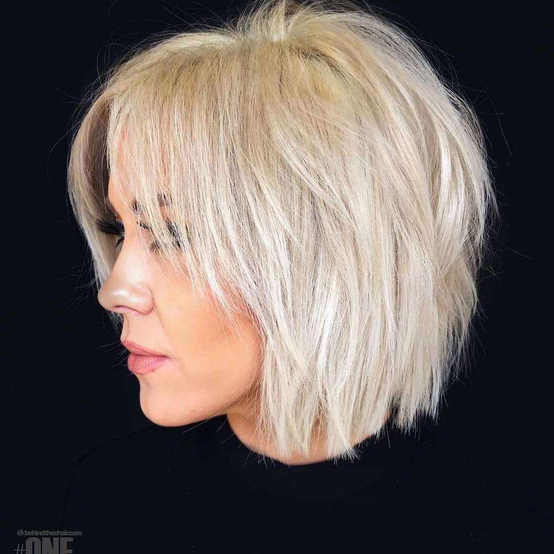 Caschetto corto scalato - Instagram: @chrisjones_hair