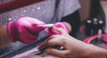 Come mettere lo smalto, gli errori da non fare per una manicure impeccabile!