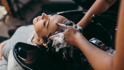 Maschera capelli al carbone - Foto: @adobestock.com