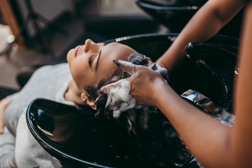 Maschera capelli al carbone - Foto: @adobestock.com