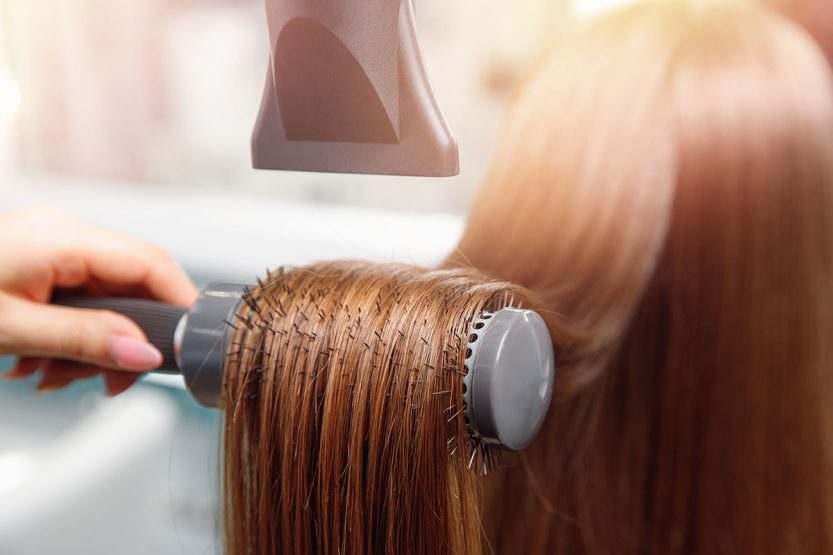 Piastre capelli - Foto: @adobestock.com