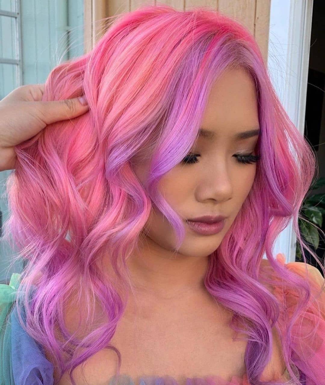 Taglio medio rosa - Instagram: @hairbykellan